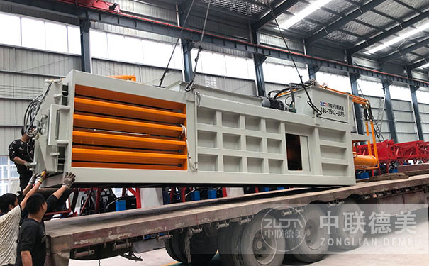 半自動(dòng)打包機(jī)